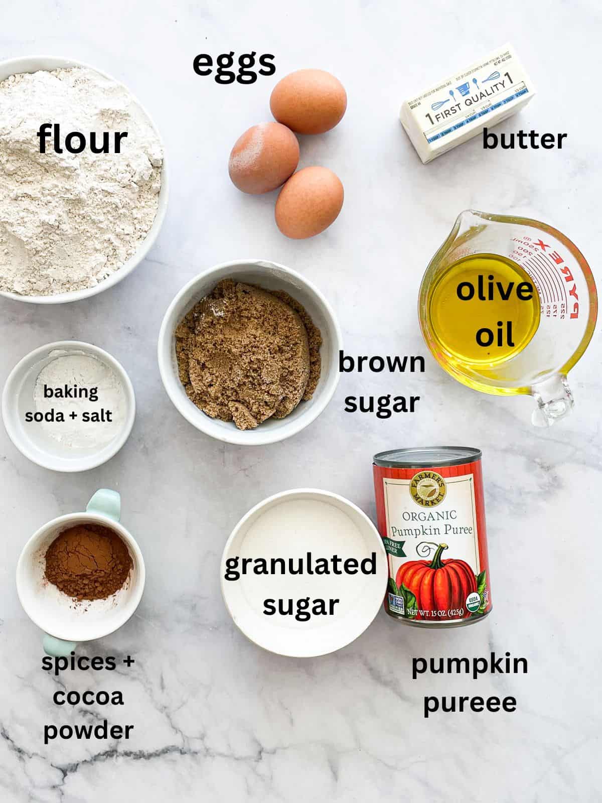 Text labeled ingredients for pumpkin bundt cake.