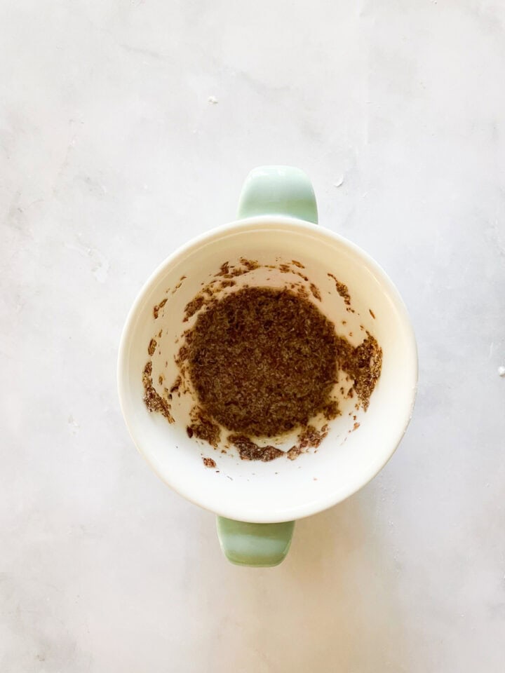 Flax seeds mixed with water to form a paste.