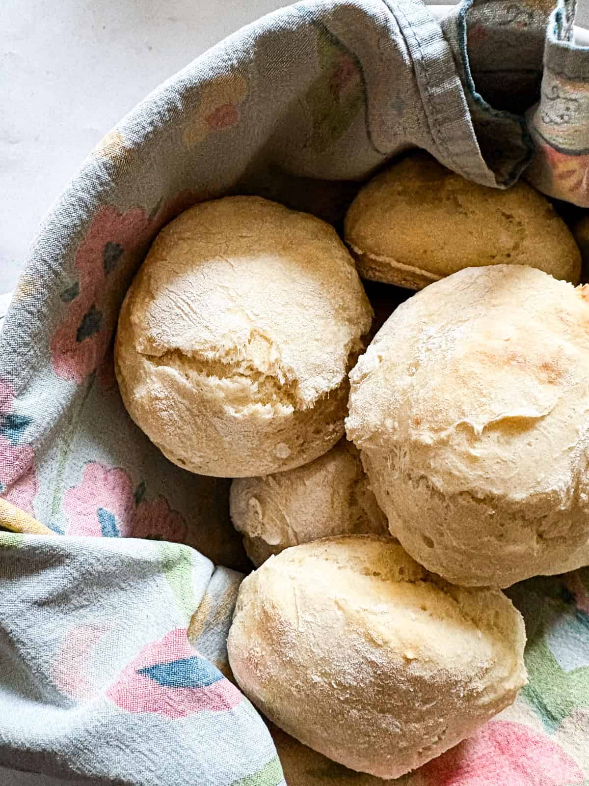 Soda biscuits wrapped in a napkin.